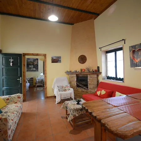 Nadia's Traditional Stone House * Lavrion